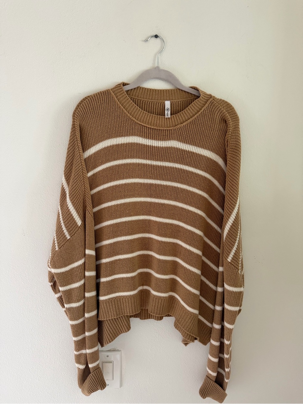 Women’s Camel & White Oversized Striped Crewneck Sweater Size M
